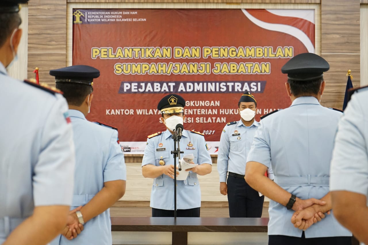 Kakanwil Kemenkumham Lantik 10 Kalapas dan Karutan