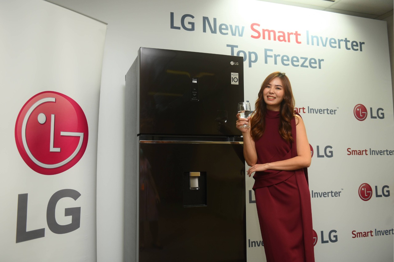 LG Kenalkan Kulkas 2 Pintu dengan Dispenser Air