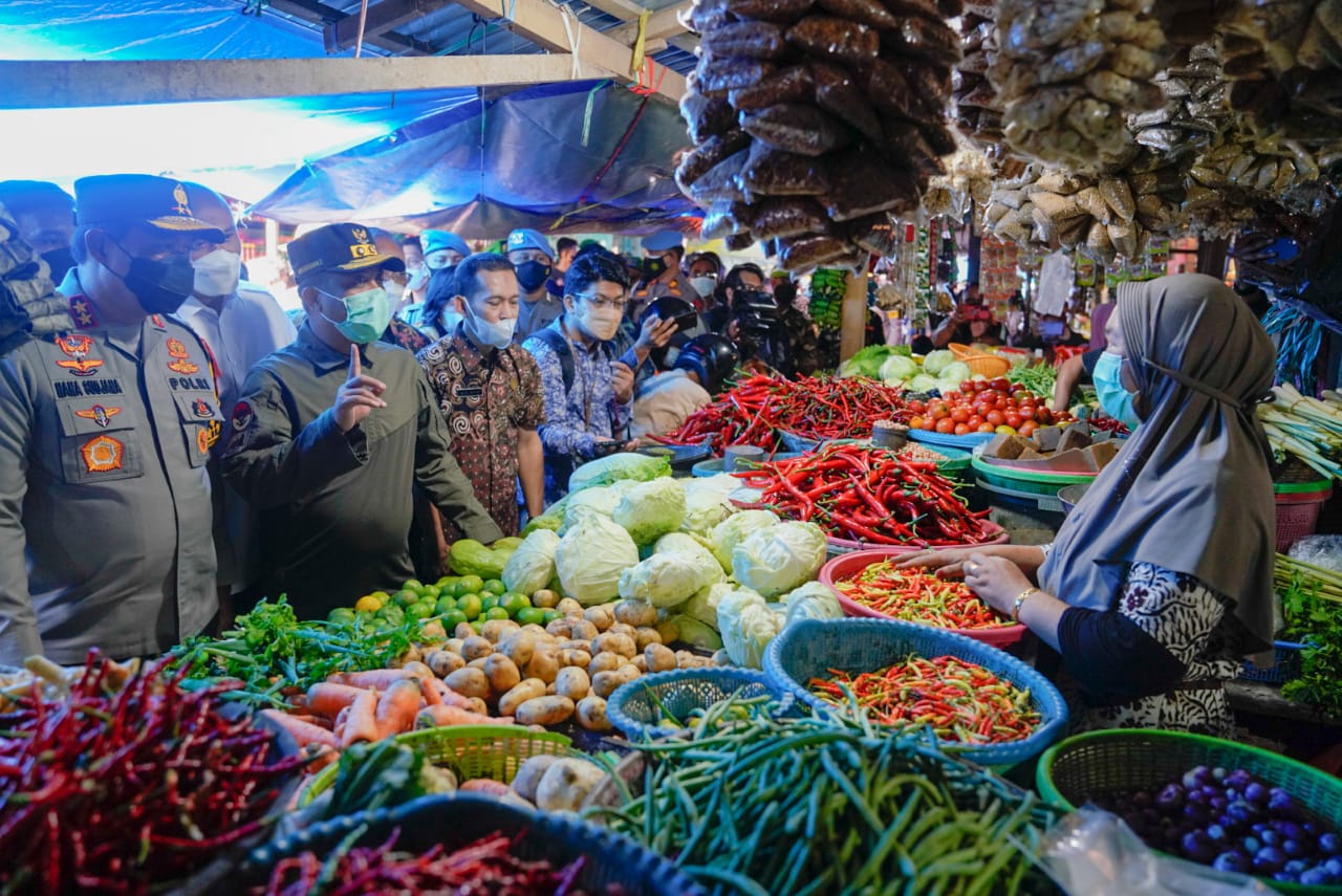 Pantau Harga, Plt Gubernur Sidak Pasar