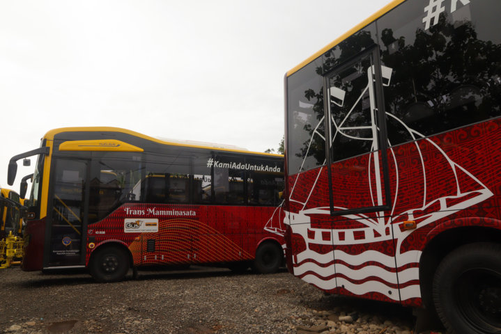 bus Mamminasata atau Teman Bus masih terus terganggu akibat aksi demo