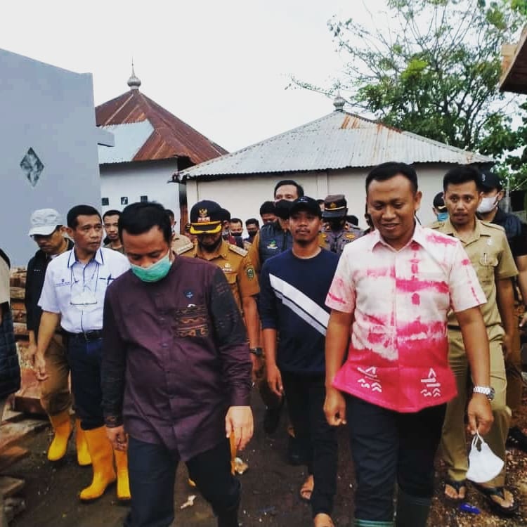 Plt Gubernur Janji Bangun Pemecah Ombak di Galsel