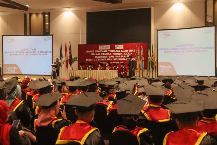 IBK Nitro  Cetak 173 Wisudawan di Momentum Hari Ibu