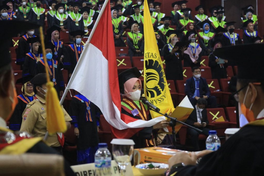 UNM Telorkan 1.000 Wisudawan