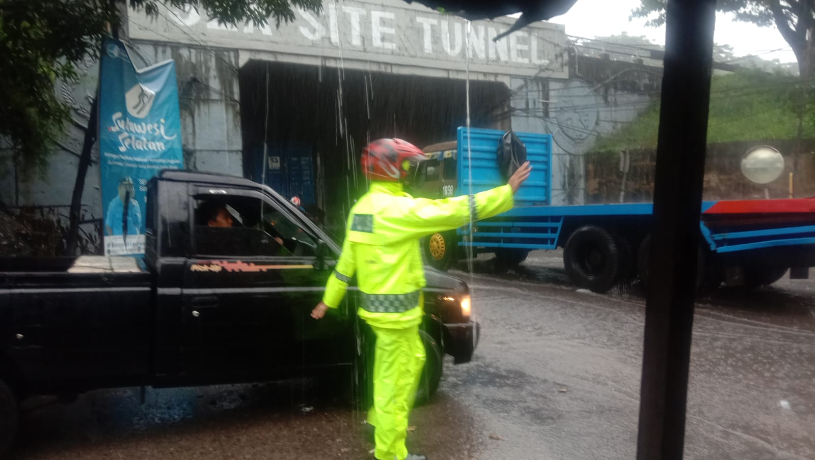 Satlantas Polres Pelabuhan Makassar Berikan Pelayanan Prima pada Masyarakat