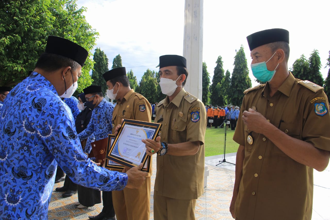 Tiga Kades Terima Penghargaan Tercepat RKPD