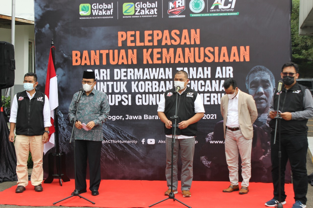 ACT Kirim 100 Ton Bantuan Logistik untuk Pengungsi Erupsi Gunung Semeru
