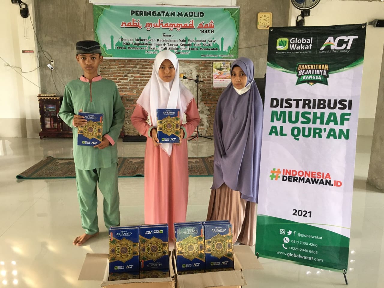 Global Wakaf-ACT Distribusikan Wakaf Qur’an untuk Santri Pondok Mengaji