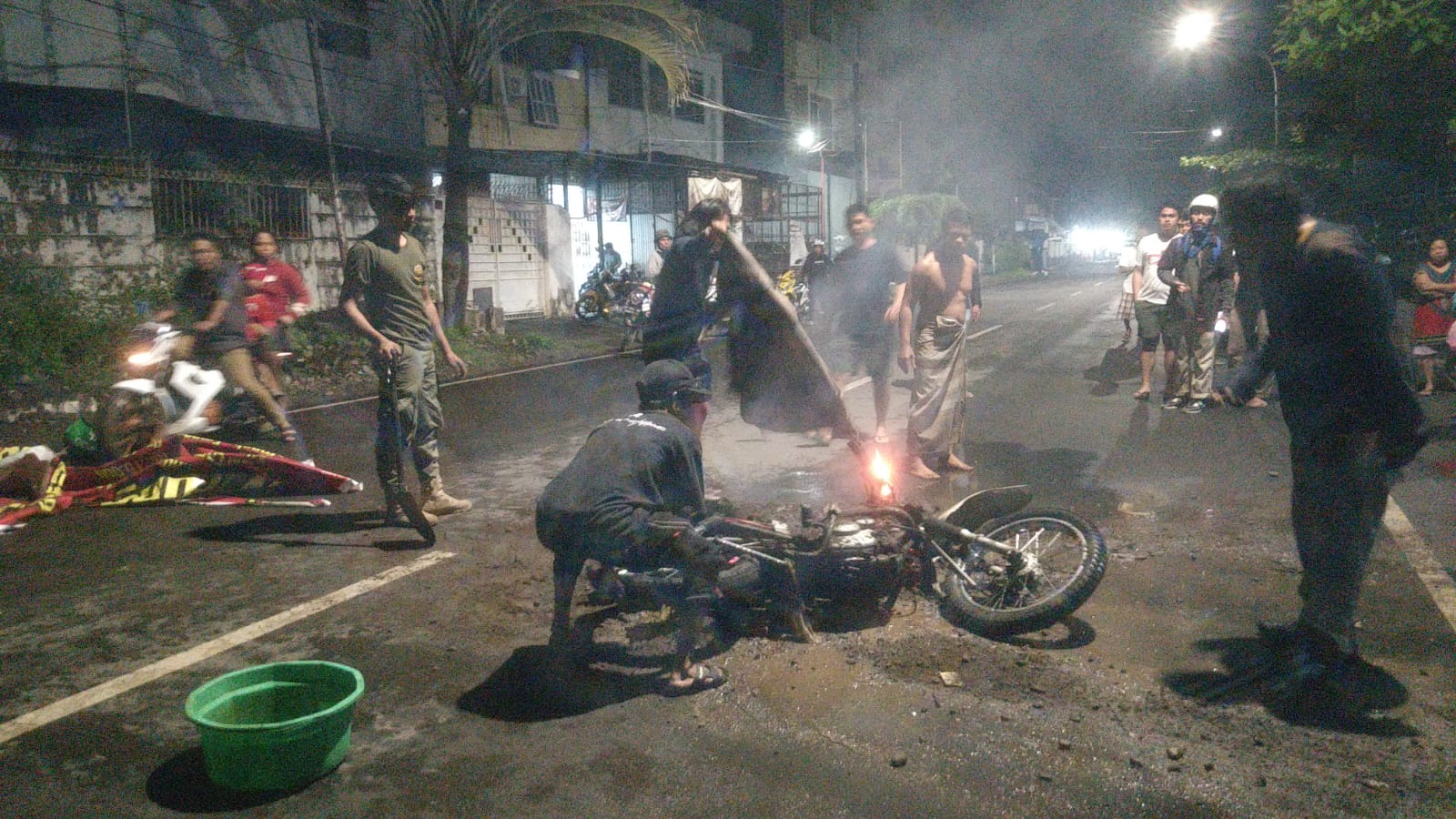 MotorTerbakar, Warga Panik Mengira Kebakaran