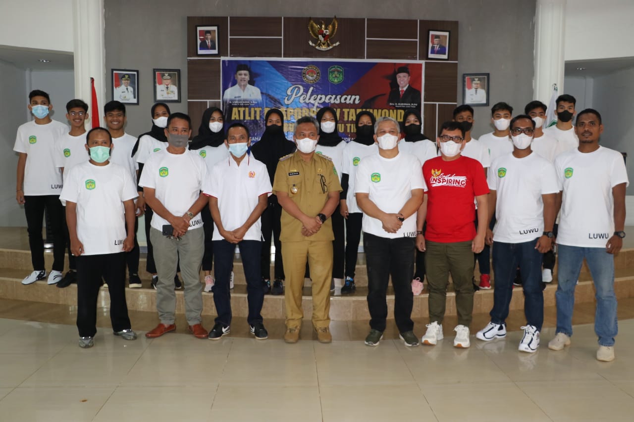 Bupati Lepas Atlet Taekwondo