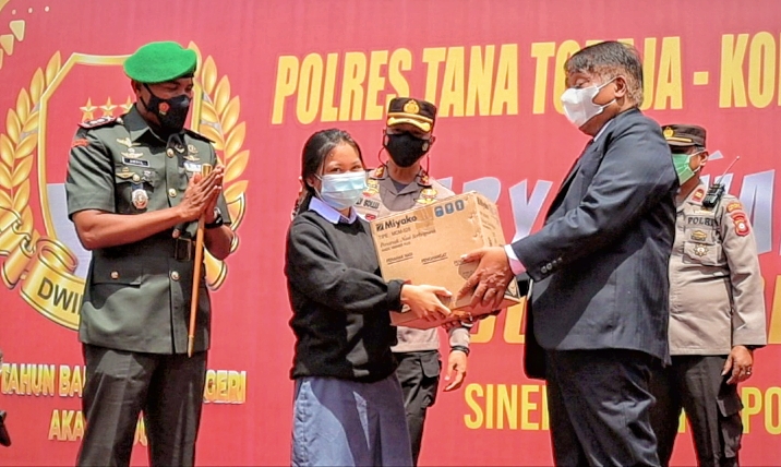 Bupati Serahkan Hadiah Satu Sepeda Motor