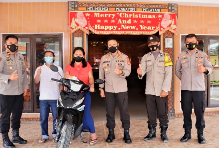 Warga Tapparan Raih Motor Vaksin Doorprize