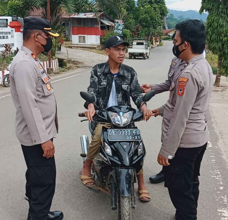 Tim Gabungan Razia Sertifikat Vaksin