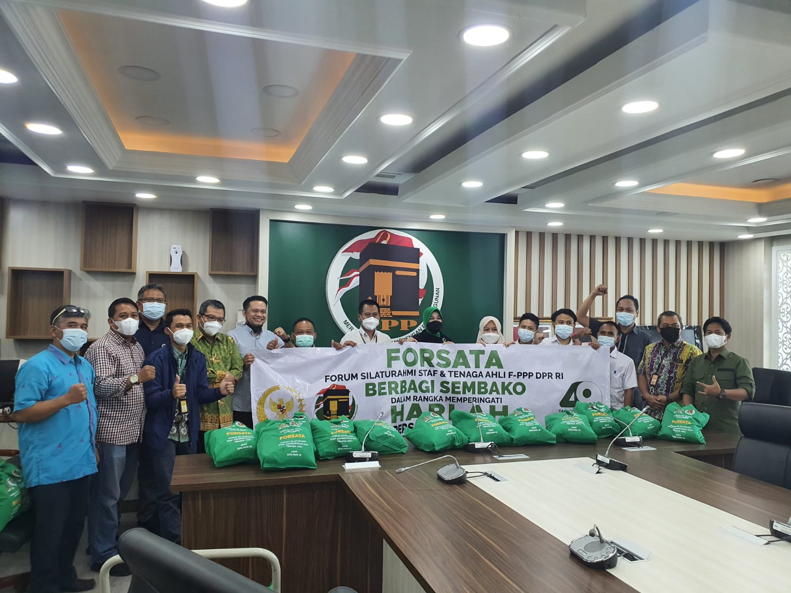 Forsata FPPP Bagikan Ribuan Paket Sembako
