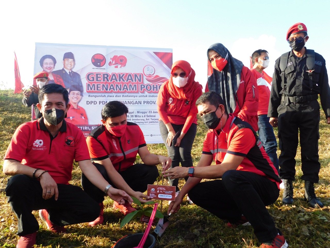PDI Perjuangan Sulsel Tanam 49 Ribu Pohon