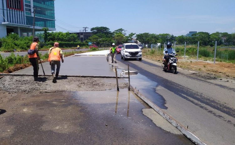 Kontraktor Betonisasi Jalan Tanjung Metro Didenda Rp7 Juta Perhari