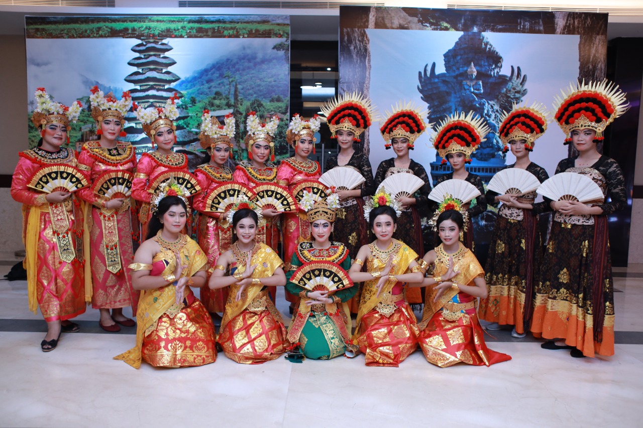 Harper Perintis Makassar Hadirkan Nuansa Bali-Sulawesi di New Year Eve 2022