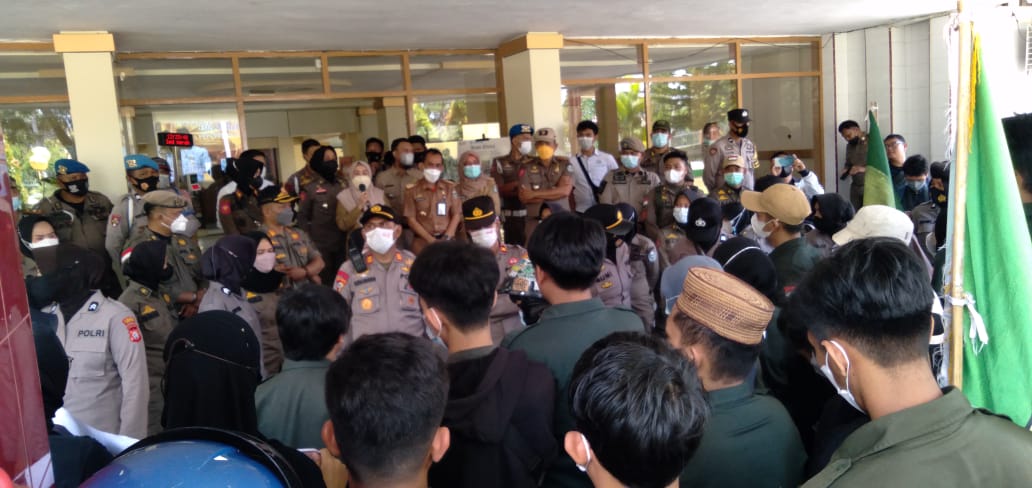 Unjuk Rasa Hipmi di Kantor Wali Kota Parepare