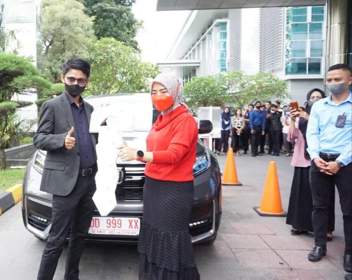 Tiga Bulan Bekerja Sebagai Konsultan Keuangan di KPF, Abdul Razak Berhasil Beli Mobil Secara Tunai. Begini Caranya