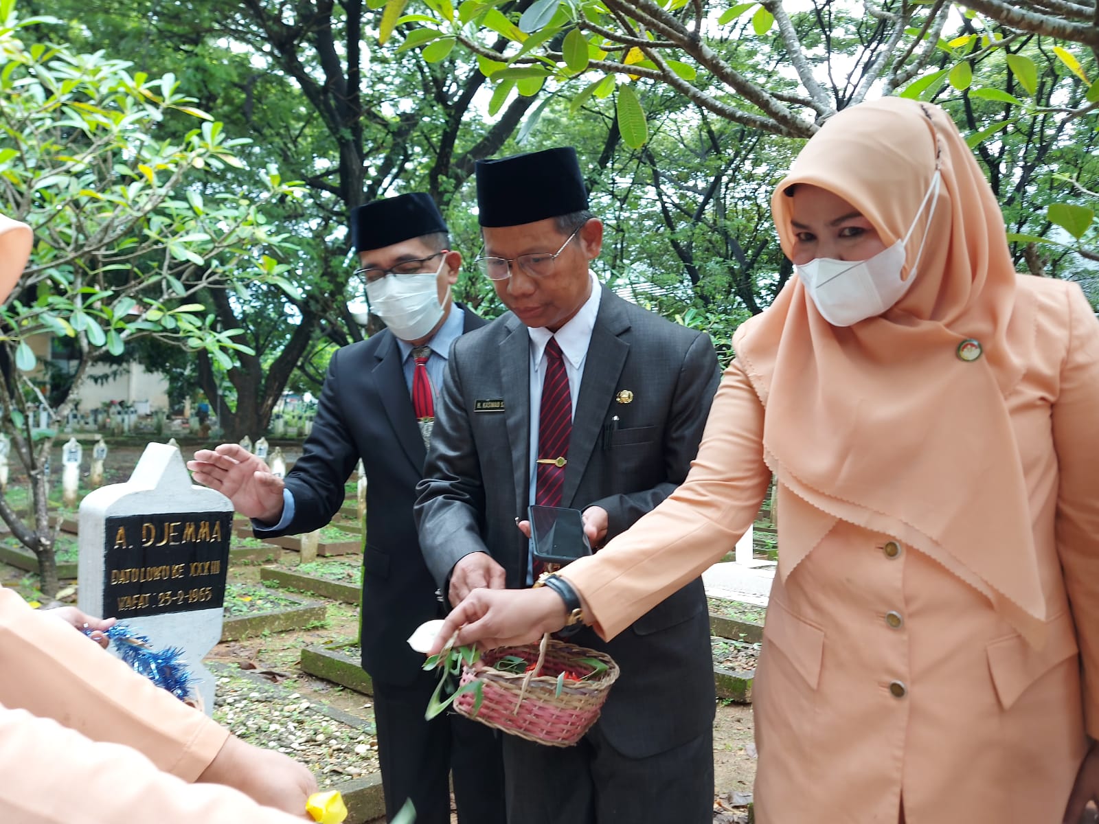 Pegawai Kemenag Sulsel Ziarah ke TMP Panaikang