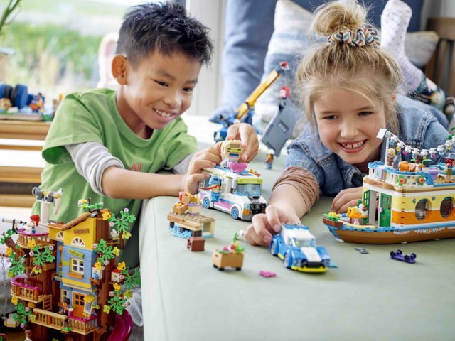 Rayakan Satu Dekade, LEGO Rilis Satu Set Eksklusif Baru