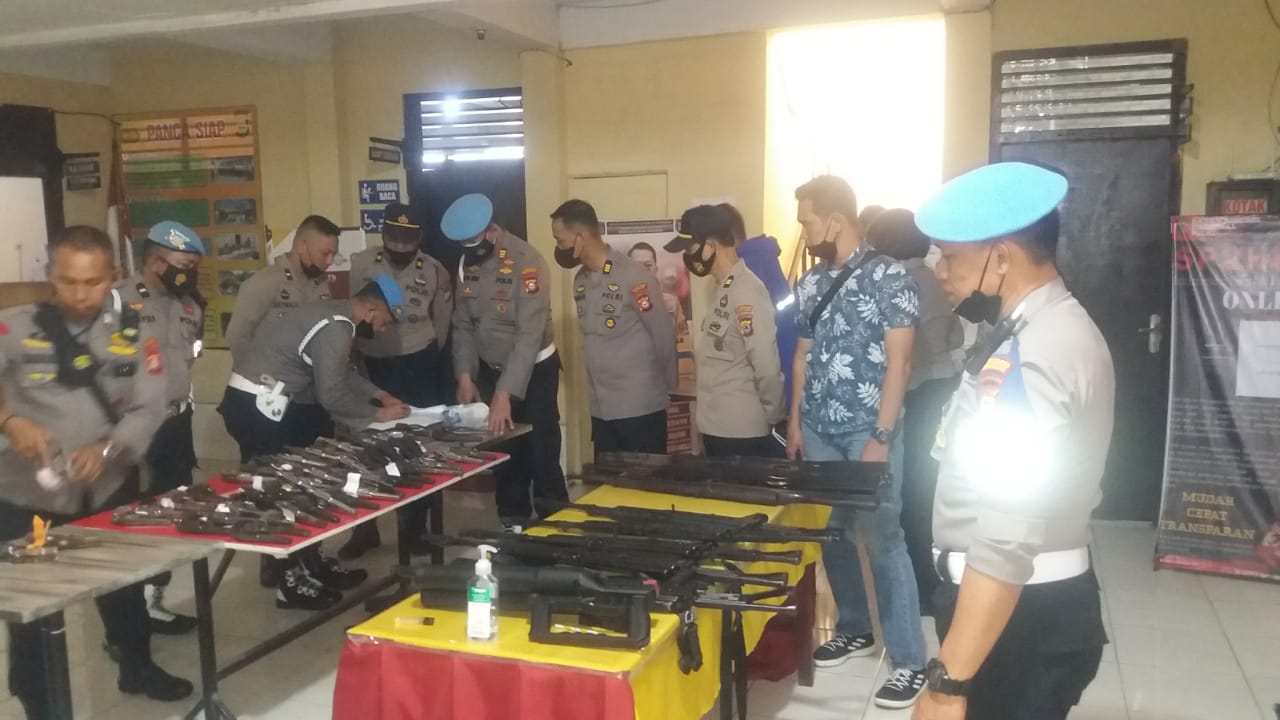 Wakapolrestabes Cek Tahanan Polsek Mariso dan Senpi
