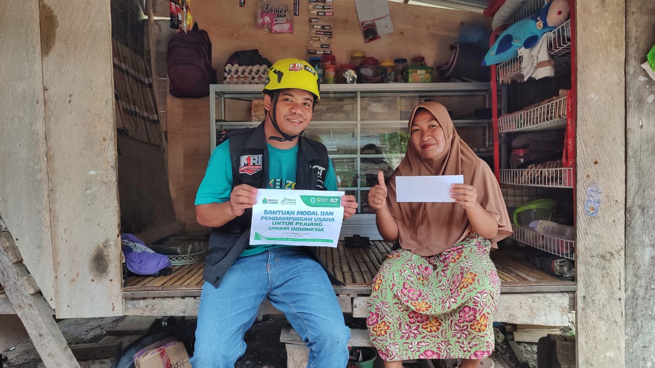 Korban Bencana Gempa Selayar Terima  Modal Usaha dari Global Wakaf-ACT
