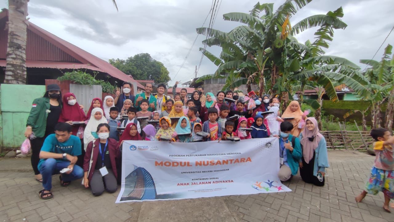 Junjung Tinggi Toleransi, Mahasiswa Modul Nusantara UNM Kontribusi Sosial di Area Binaan Adiyaksa