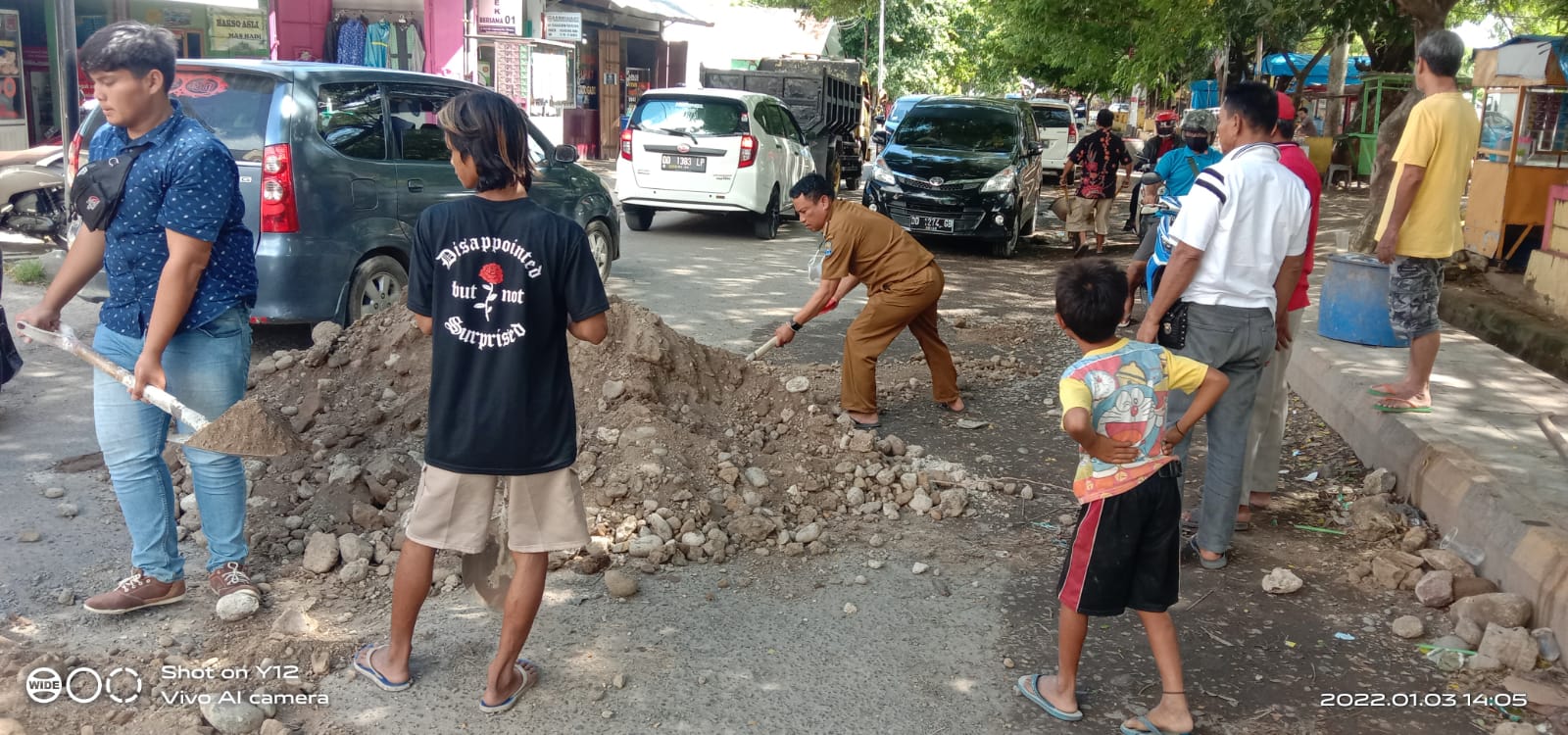 Lurah Empoang Lakukan Kerja Bakti