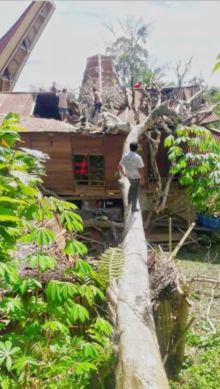 BPBD Serahkan Bantuan Tanggap Darurat