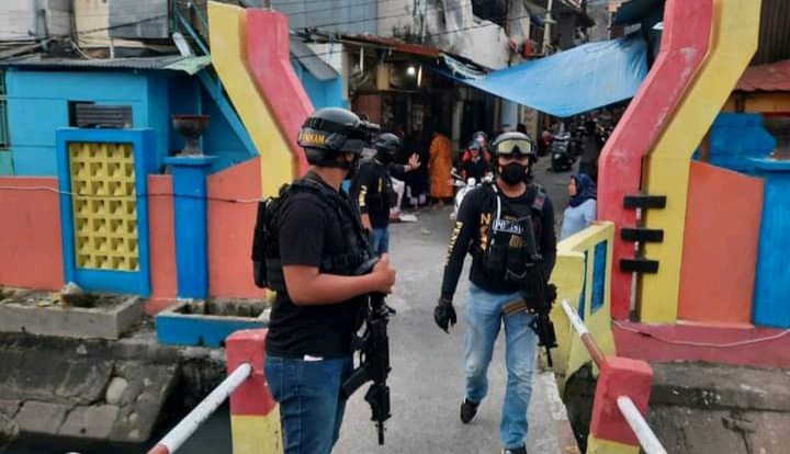 Polisi Bubarkan Tawuran Kelompok di Kandea