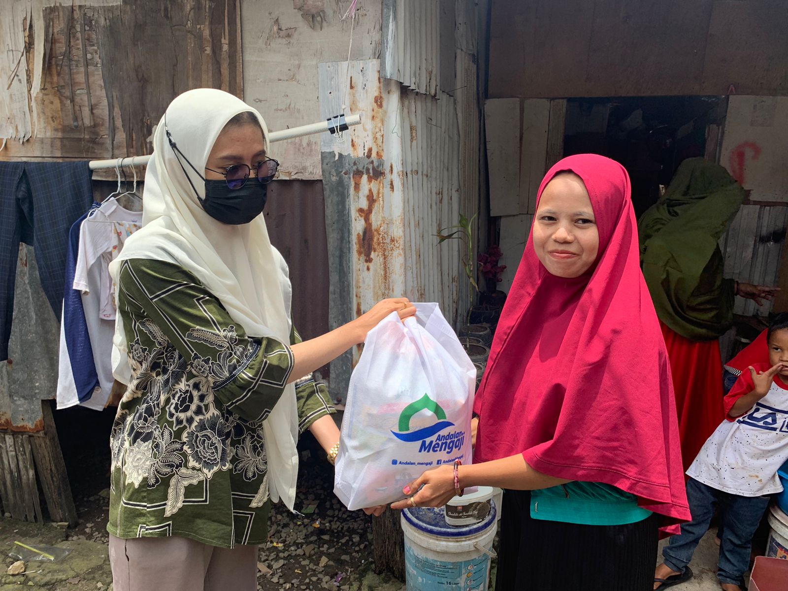 Andalan Mengaji Salurkan 100 Paket Sembako