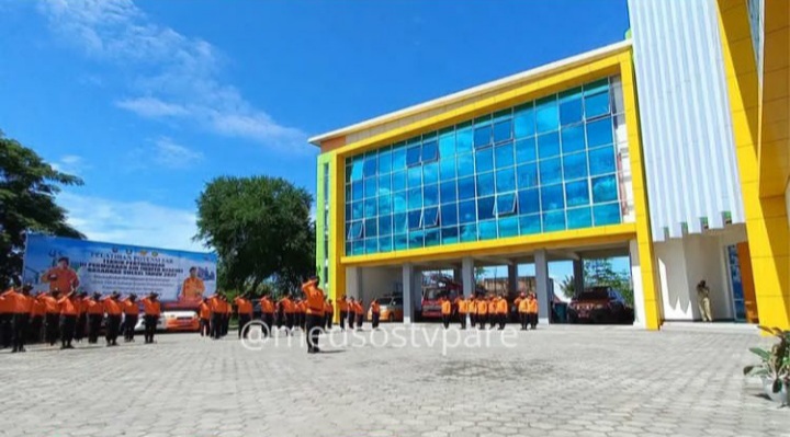 Basarnas Sulsel Gelar Pelatihan Water Rescue di Parepare