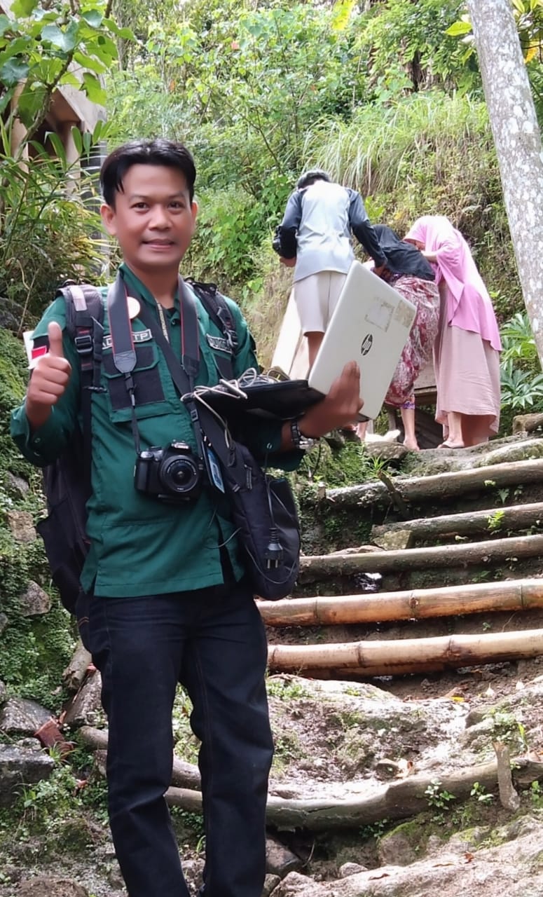Luar biasa Tim Reaksi Cepat Dukcapil Soppeng Perekaman e-KTP hingga daerah terpencil.