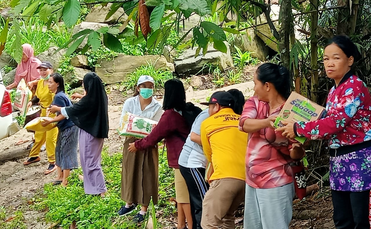 JRM Bantu Korban Longsor dan Sosialisasi Covid-19 di Camp Pengungsi