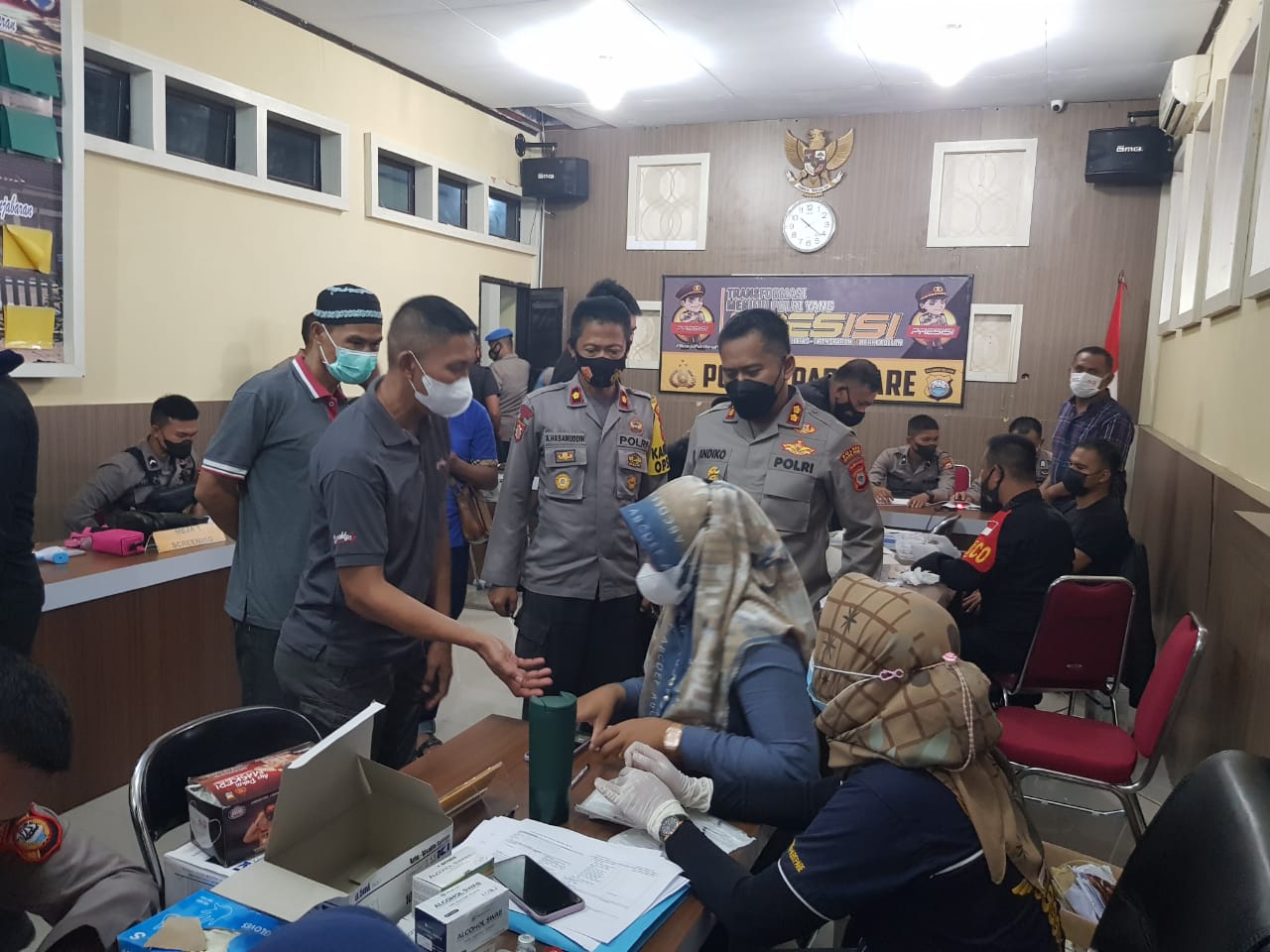 Kapolres Parepare Memastikan 100 Persen Personelnya Telah  Vaksin Booster