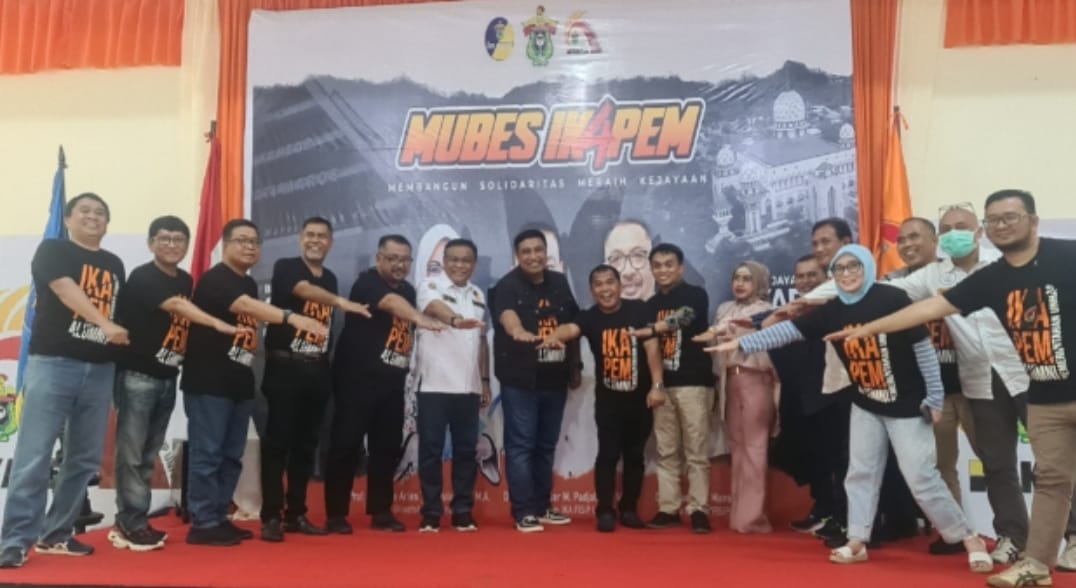 Bupati Maros Terpilih Ketua Ikapem Fisip Unhas