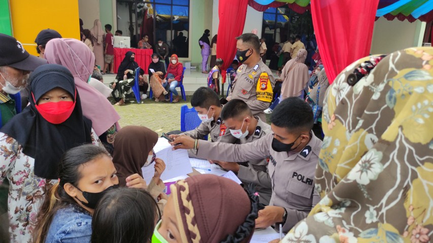 Adnan Sebut Dosis Kedua Terkendala Jenis Vaksin