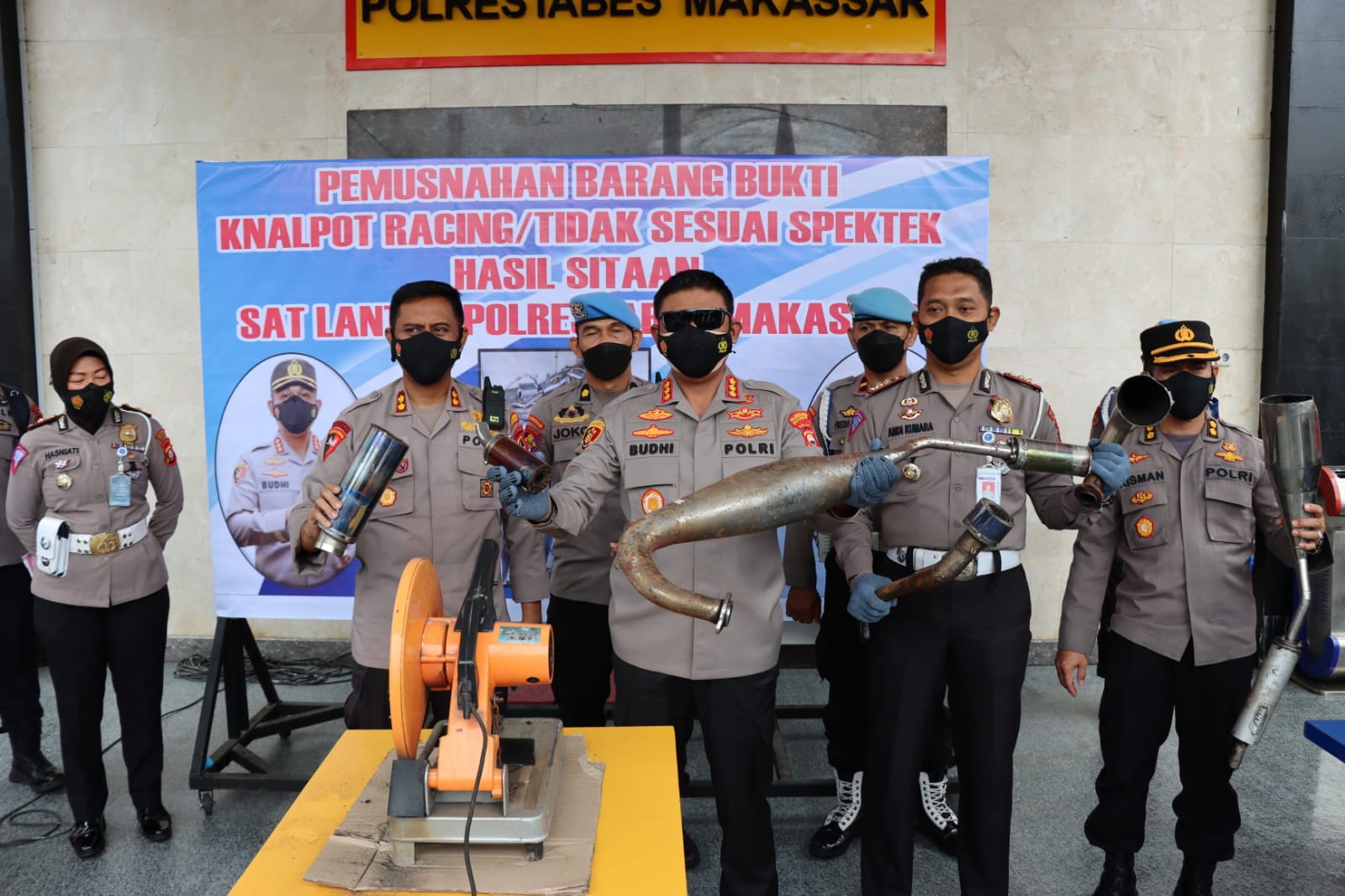 Kapolrestabes Musnahkan Ratusan Knalpot Brong