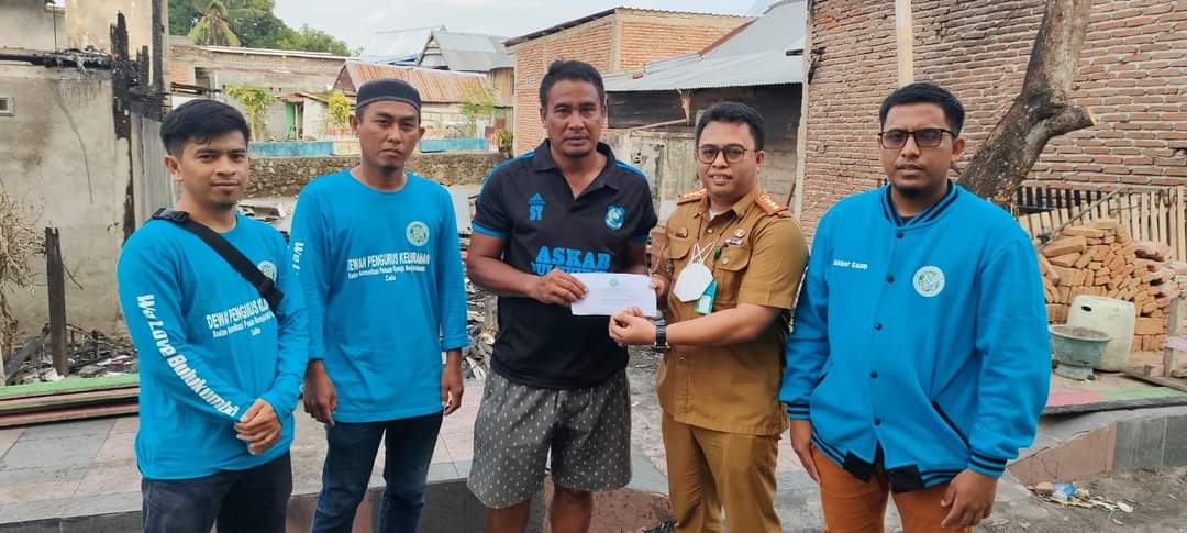 Pengurus BKPRMI Berbagi Korban Kebakaran