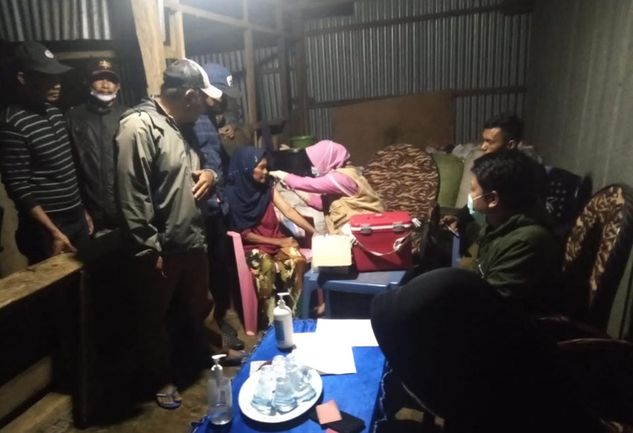 Vaksinasi Covid di Dataran Tinggi Dilakukan Sore Hari