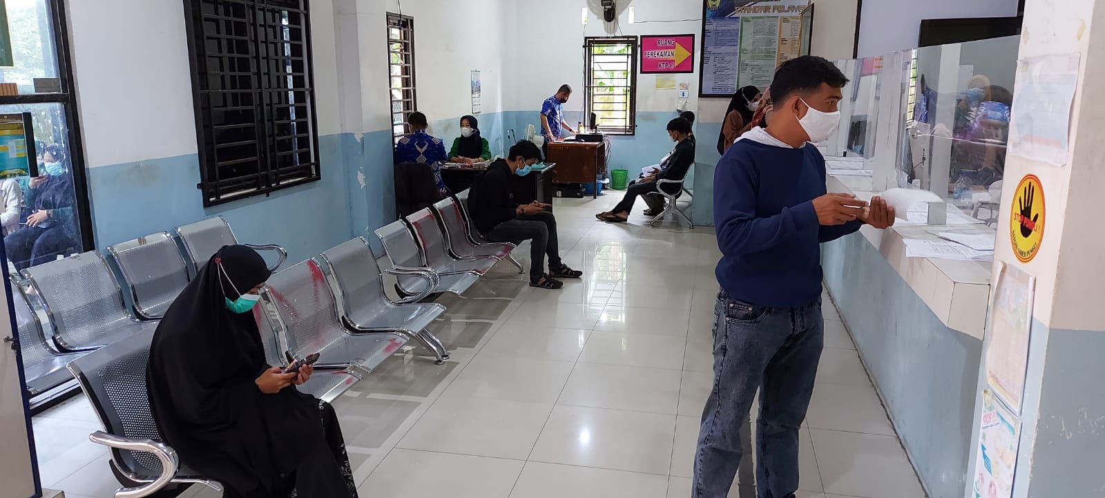 Pandemi Covid-19 Tak Halang Disdukcapil Mobile ke Desa-desa