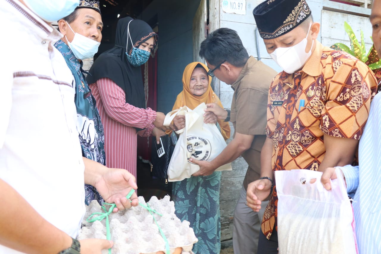 Jumat Berkah Berbagi di Kalaena