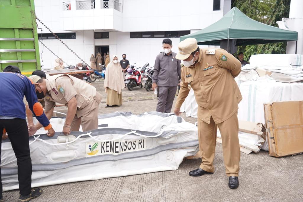 Kemensos Salurkan Bantuan Logistik ke Maros