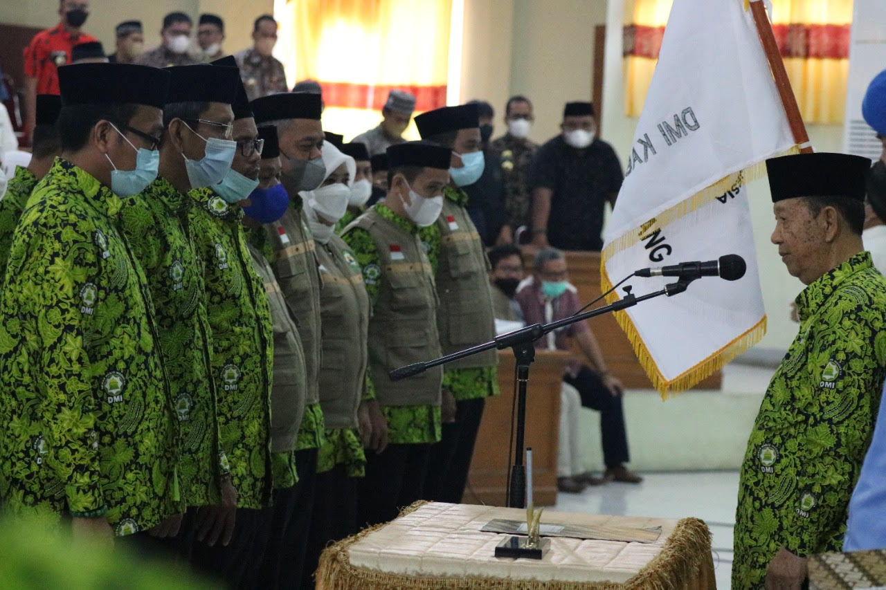 Amin Syam Kukuhkan Pengurus DMI Pinrang