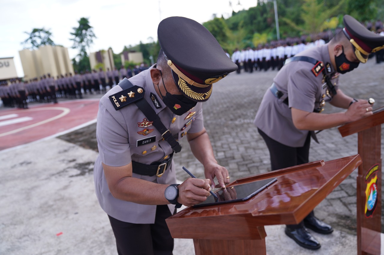 Kapolda Lantik Dua Kapolres yang Baru