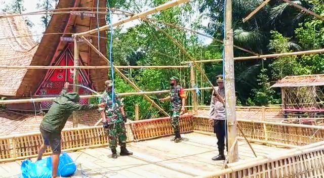 Kapolsek-Danramil Bongkar Arena Judi Sabung Ayam