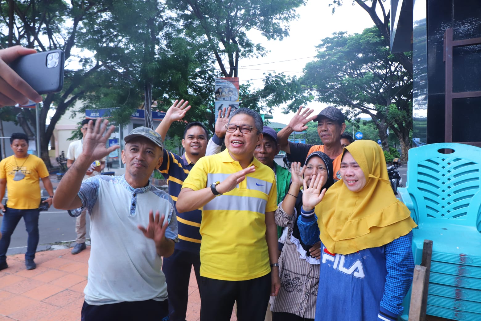 TP Sarapan Bersama Petugas Kebersihan di Pantai Seruni