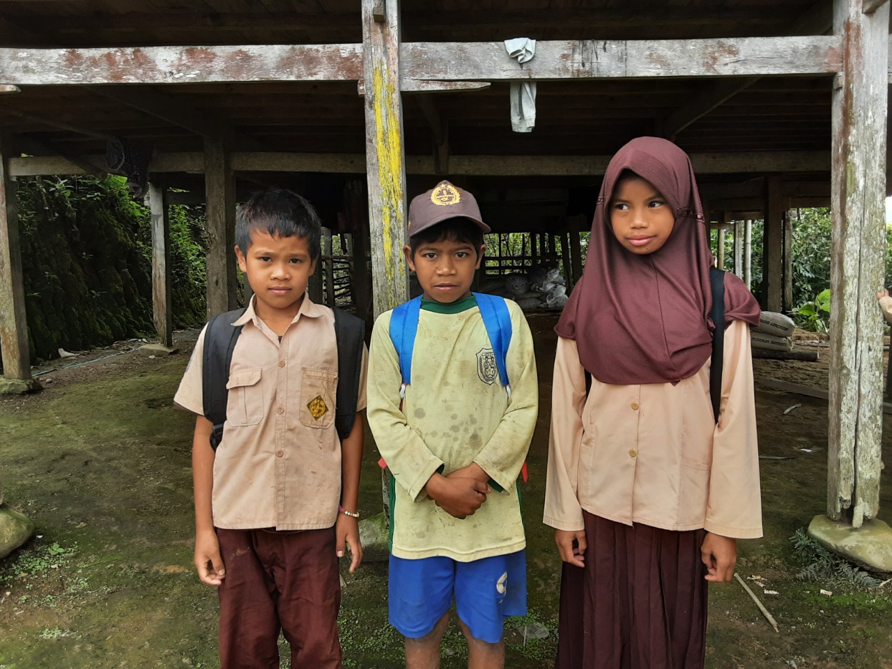 ACT Ajak Bantu Anak Yatim yang Bersekolah Tanpa Seragam Layak Pakai