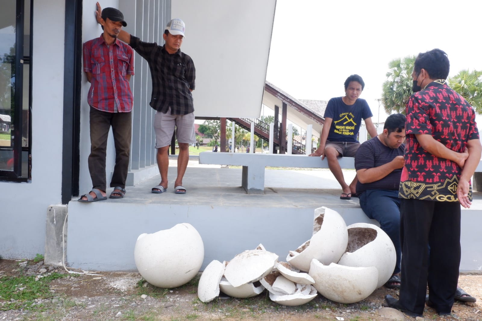 Mau Diresmikan, Properti  di Kawasan Istana Tamalate Dirusak