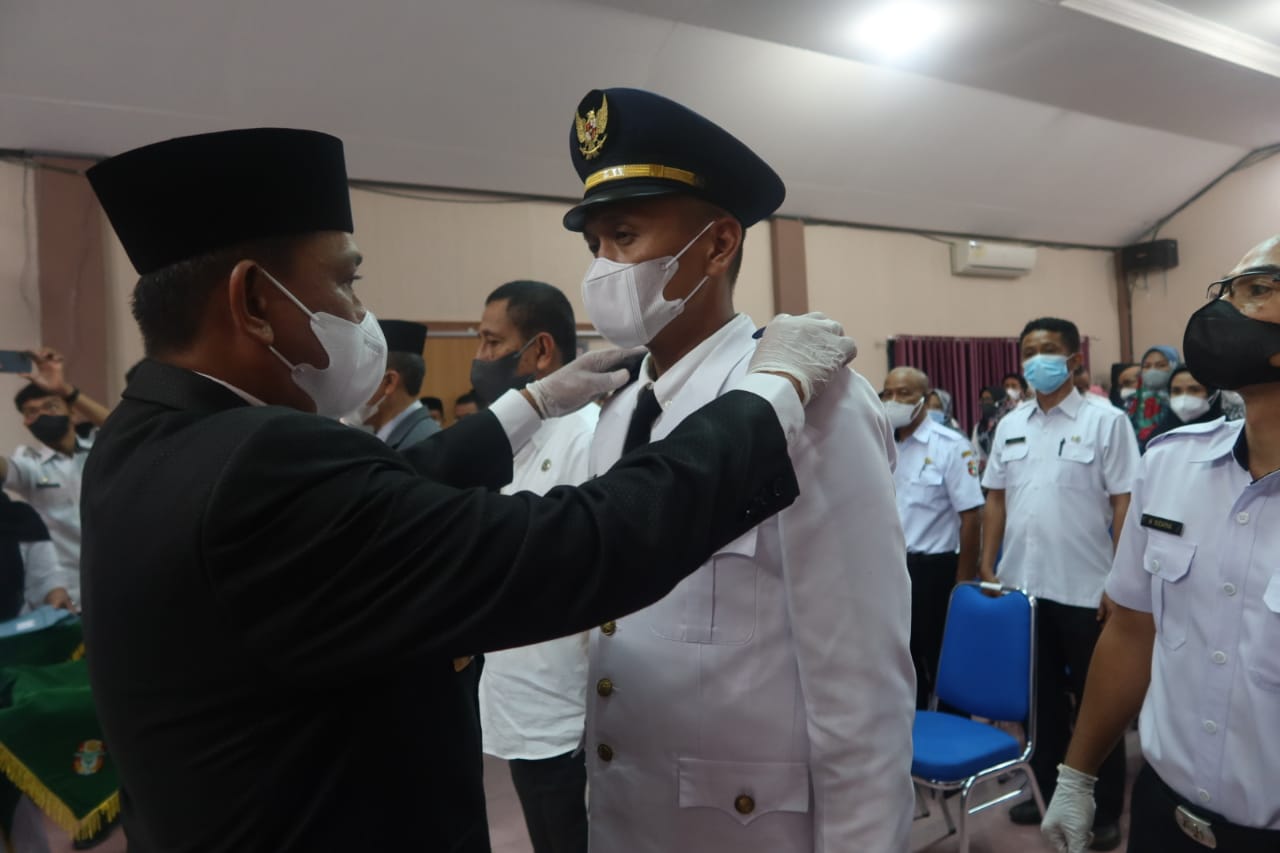 Didampingi Wakil Bupati, Amran Mahmud Lantik 41 Pejabat di Lingkup Pemkab
